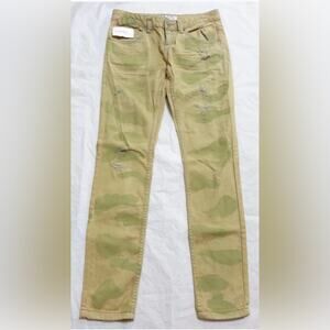 Nwt-Free People -Castro was- distressed camo jeans -26